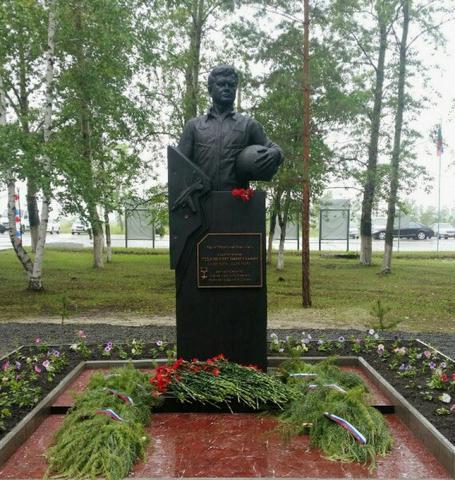 Чугунные памятники российским героям