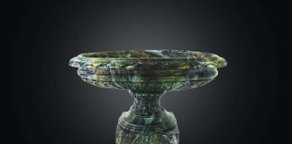 Чугунная копия Большой колыванской вазы – статуэтка «Царица ваз»